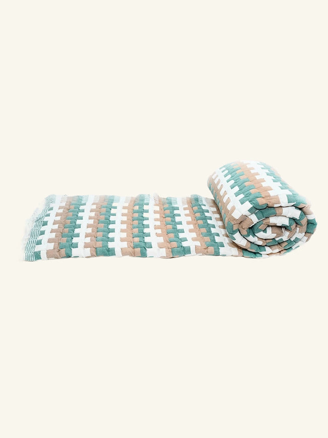 CUT DESIGN SUJNI QUILT Hover Image