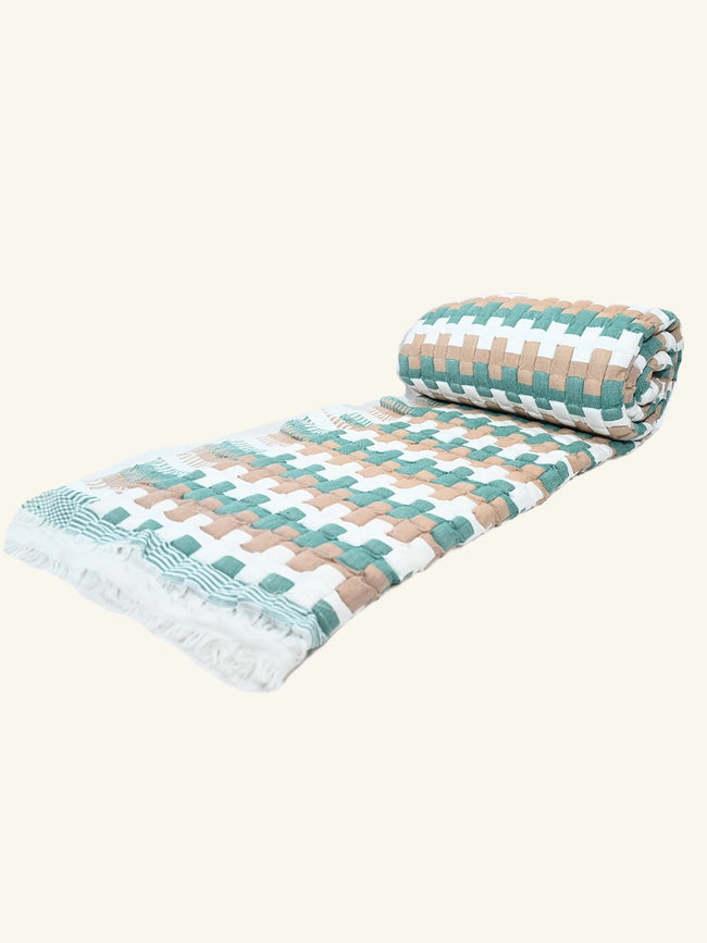 CUT DESIGN SUJNI QUILT Main Image